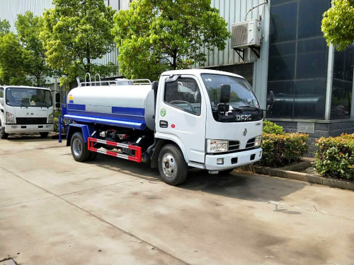 5吨洒水车价格-东风福瑞卡5立方洒水车价格报价