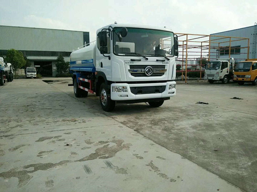 12立方洒水车价格-12吨洒水车报价-东风12方洒水车价格