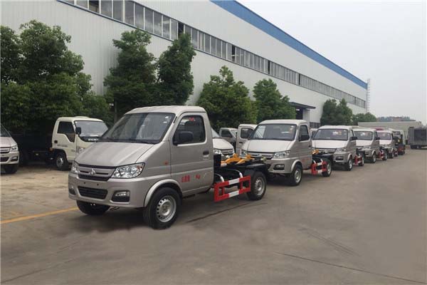 长安3方勾臂式垃圾车-2-3方勾臂式垃圾车