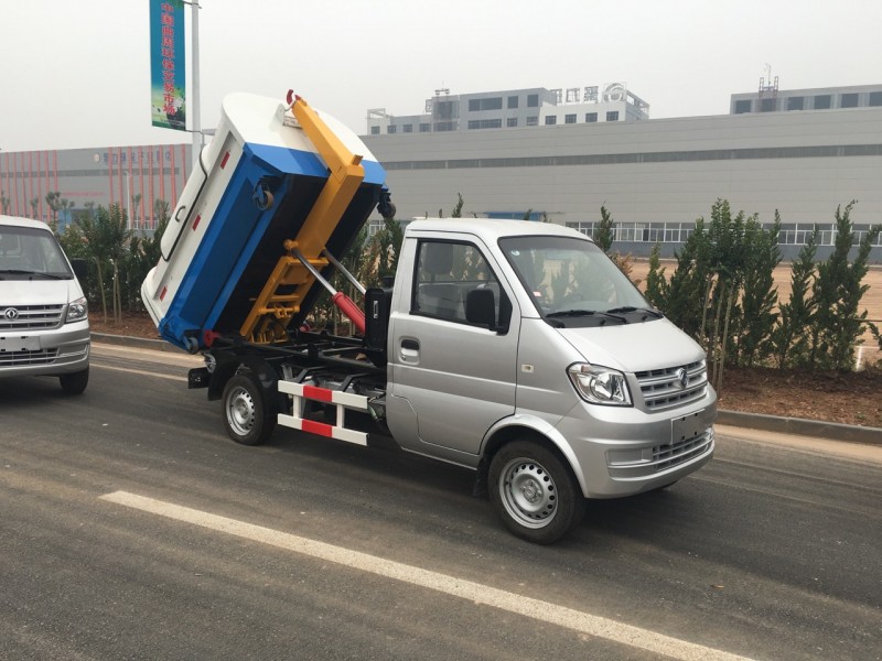 东风小康3方钩臂式垃圾车-2-3方钩臂式垃圾车