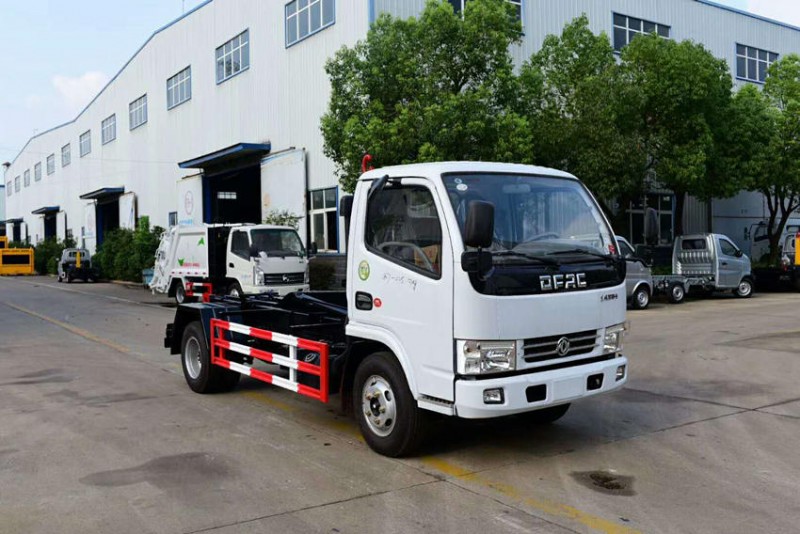 东风小多利卡5方勾臂式垃圾车-5方勾臂式垃圾车