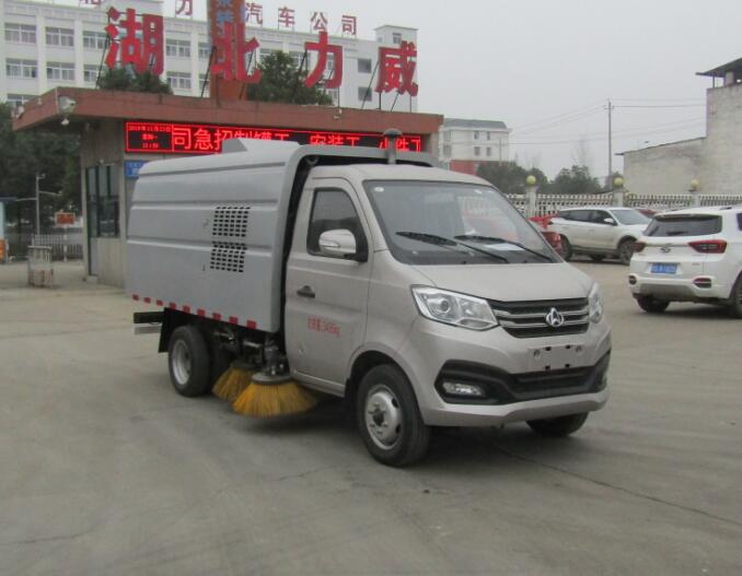 中汽力威牌HLW5030TSL6SC型扫路车